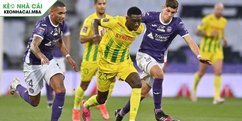Soi kèo châu Á trận Nantes vs Toulouse (22:15 27/04)