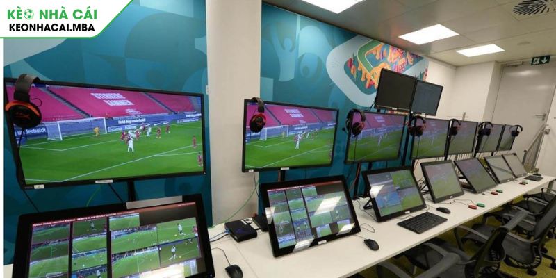 VAR là gì cung cấp góc nhìn đa chiều và toàn diện