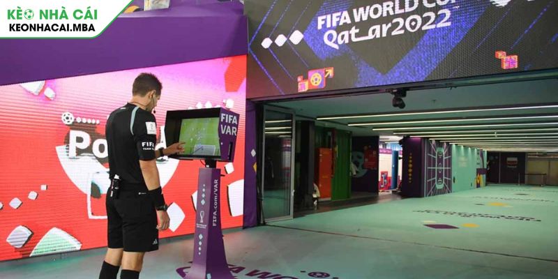 VAR là gì trợ lý đắc lực của trọng tài