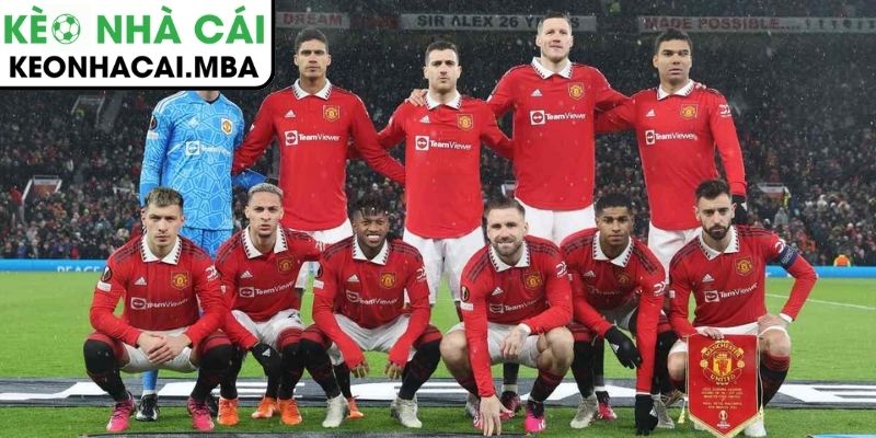 Hai ứng viên nặng ký và tiêu chí lựa chọn HLV trưởng MU