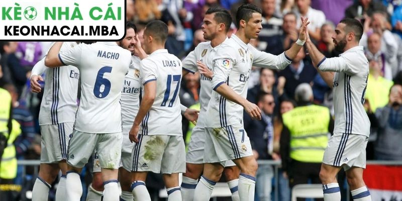 Real Madrid sảy chân, cuộc đua vô địch thêm kịch tính