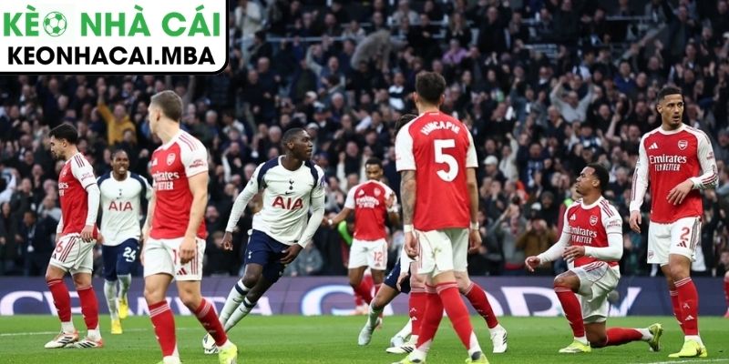 Thế trận áp đảo của Arsenal và bàn mở tỷ số của Eze