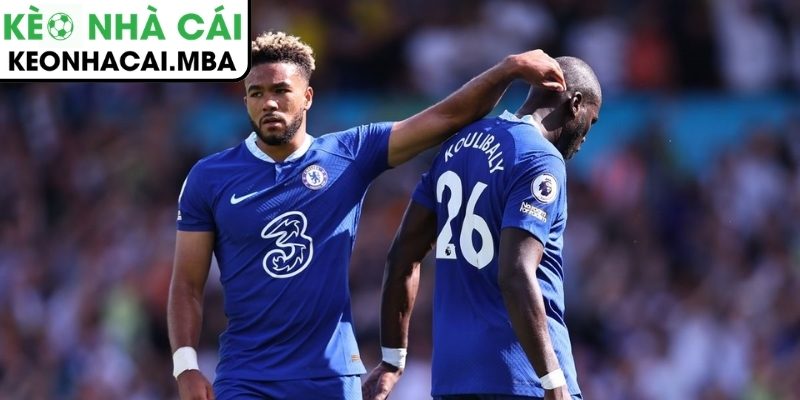 Chelsea gặp nhiều khó khăn trong cuộc đua Cúp C1