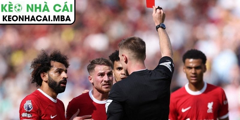 Thẻ đỏ bước ngoặt và nỗ lực vùng dậy của MU