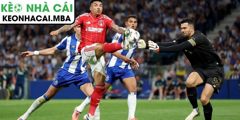 Nottingham áp đảo và tận dụng cơ hội hiệu quả